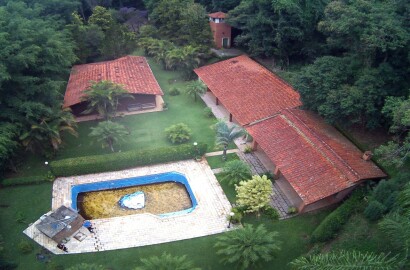 5000m² em Condomínio 3 DORM 1 SUITE PISCINA com aquecimento Área Gourmet e Salão para jogos